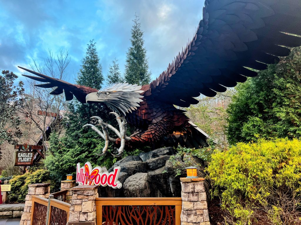 Dollywood eagle