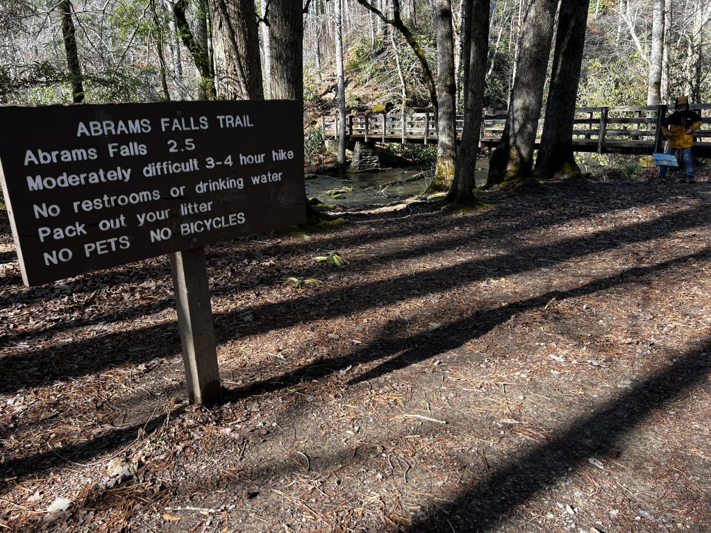 Abrams Falls trailhead sign